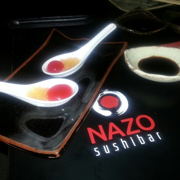 รูปภาพถ่ายที่ Nazo Sushi Bar โดย Fábio B. เมื่อ 7/21/2013
