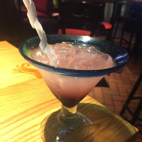 Photo taken at Chili&#39;s Grill &amp; Bar by Amy T. on 7/7/2015