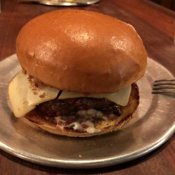 9/24/2018にAndrea S.がStout Burgers &amp; Beersで撮った写真