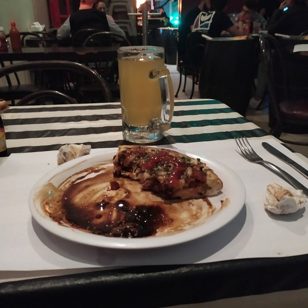 Foto tirada no(a) Mama&#39;s Pizza por Ivan J. em 10/28/2019