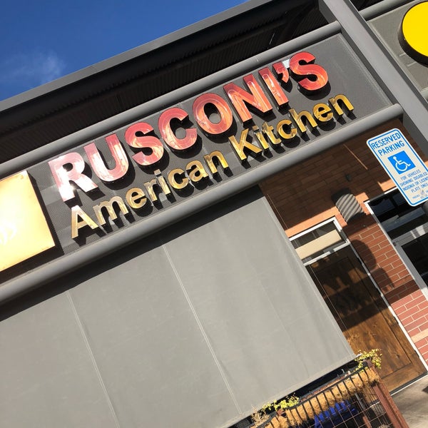 Foto tirada no(a) Rusconi&#39;s American Kitchen por Shane M. em 6/13/2018
