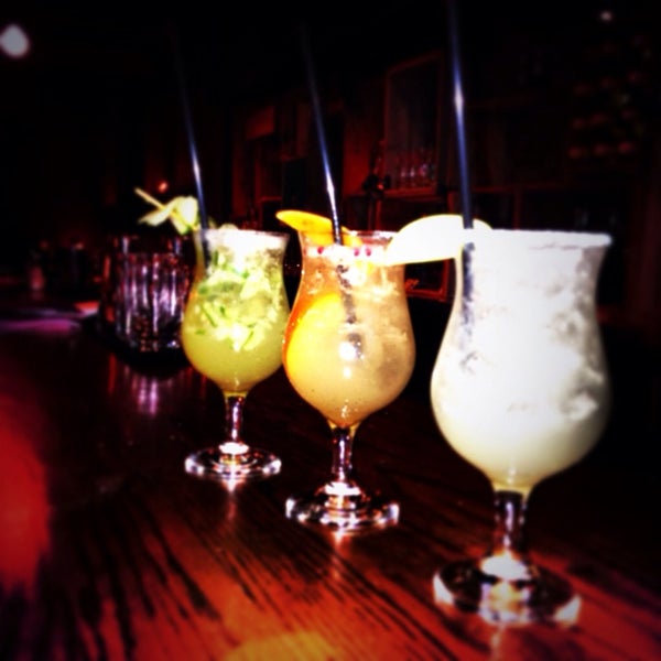 2/5/2014 tarihinde Manny C.ziyaretçi tarafından El Caballito Tequila Bar'de çekilen fotoğraf