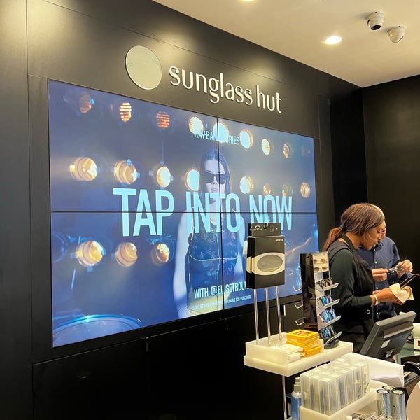 Sunglass hut heathrow 2025