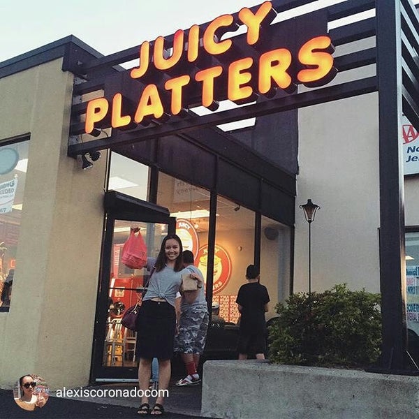 7/12/2015 tarihinde Jeff W.ziyaretçi tarafından Juicy Platters'de çekilen fotoğraf
