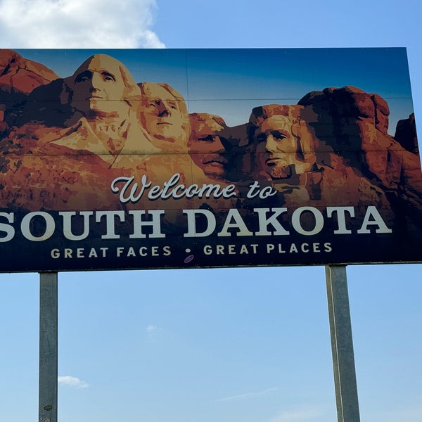 South Dakota / Iowa State Line - Border Crossing in North Sioux City