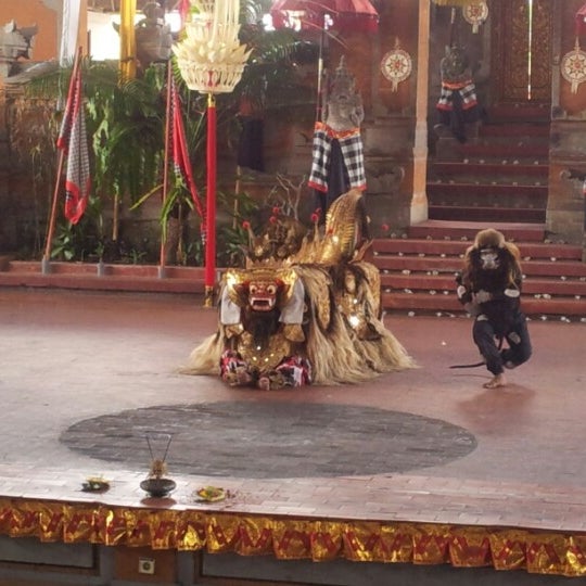 Jambe Budaya Barong Kris Dance Gianyar Bali