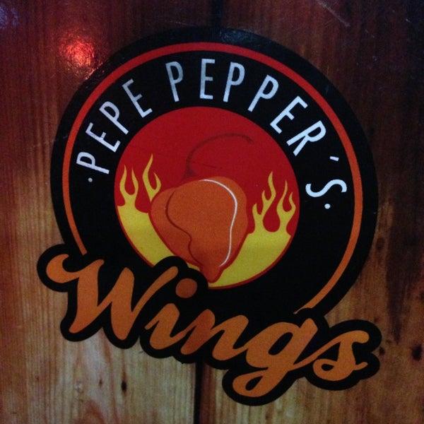 รูปภาพถ่ายที่ Pepe Pepper´s Wings โดย Perla P. เมื่อ 8/1/2013