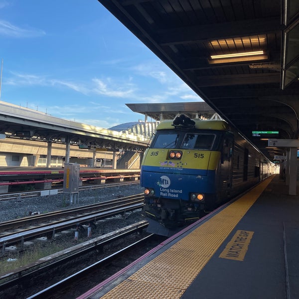 The Oyster Bay Line (moving target) Briarwood 1 tip