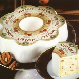 Mirabo с орехами – изумительный деликатесный сыр, своей формой напоминающий цветок, производится в Германии.