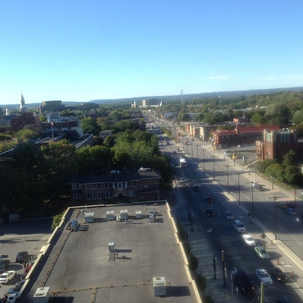 9/14/2013 tarihinde Lily J.ziyaretçi tarafından Quality Hotel Downtown Ottawa'de çekilen fotoğraf