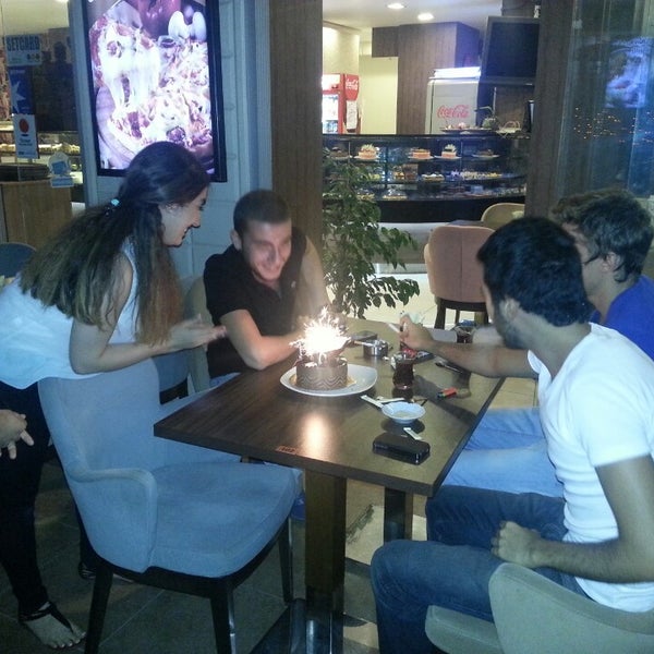 8/5/2013にSoner Dağhan D.がViola Cafe Pastaneで撮った写真