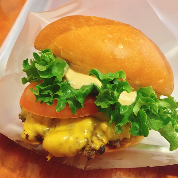 Zhoei Burger