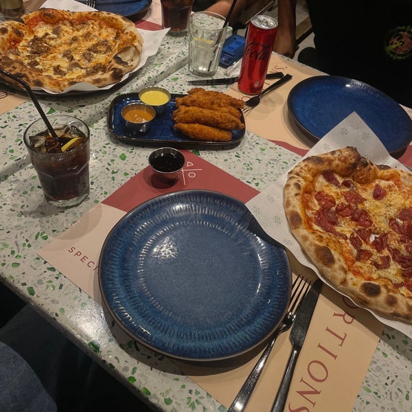 5/16/2024 tarihinde Ahmadziyaretçi tarafından 8portions Pizza'de çekilen fotoğraf