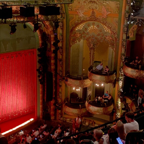 Foto diambil di New Amsterdam Theater oleh J pada 9/3/2022