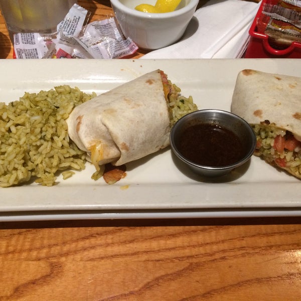 Photo taken at Chili&#39;s Grill &amp; Bar by John G. on 10/11/2015
