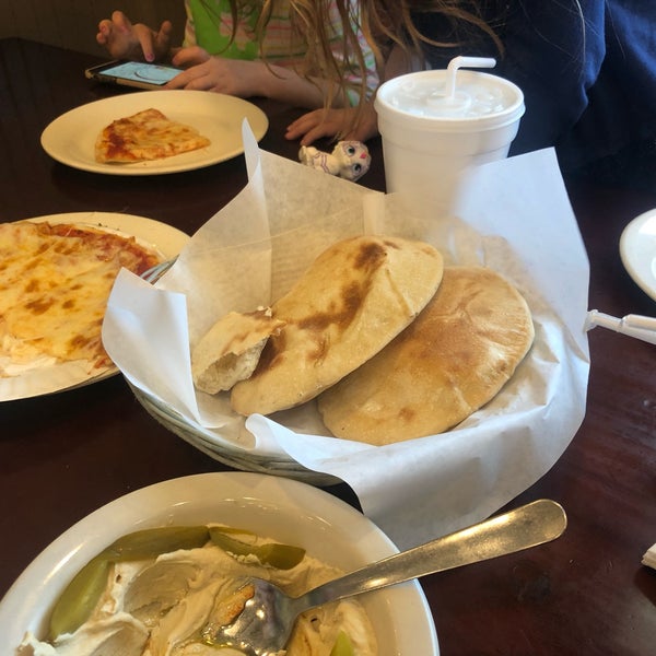3/17/2019 tarihinde John G.ziyaretçi tarafından Afrah Mediterranean Restaurant &amp; Pastries'de çekilen fotoğraf