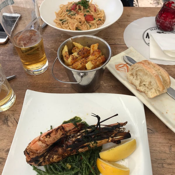 Foto tirada no(a) Mr.Crab Seafood Restaurant por Mustafa E. em 6/26/2019