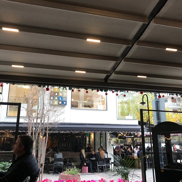 12/24/2019 tarihinde Mustafa E.ziyaretçi tarafından Yüzde Yüz Restaurant &amp; Cafe'de çekilen fotoğraf