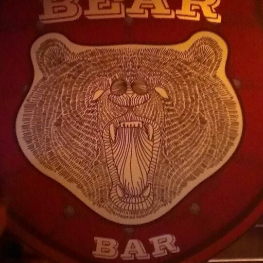 Foto scattata a Lucky Bear Bar da Иришка Б. il 9/25/2013