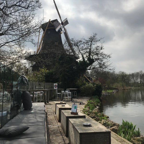 Photo taken at Tuin van de Vier Windstreken by Hilal K. on 4/14/2018