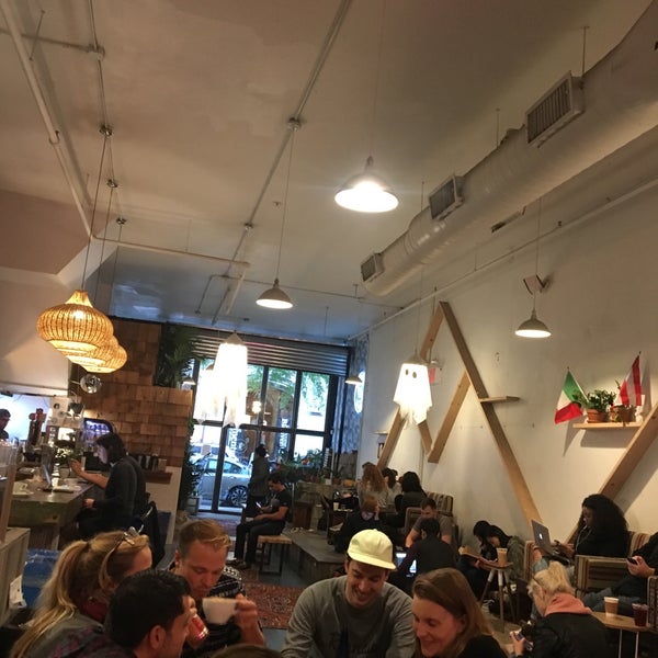 11/5/2017 tarihinde Leah S.ziyaretçi tarafından Spreadhouse Coffee'de çekilen fotoğraf