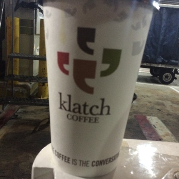 Foto tirada no(a) Klatch Coffee por Epher H. em 8/9/2014