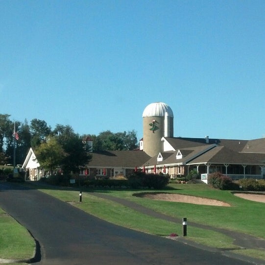 Foto diambil di Spring Hollow Golf Club oleh Barb O. pada 9/29/2013