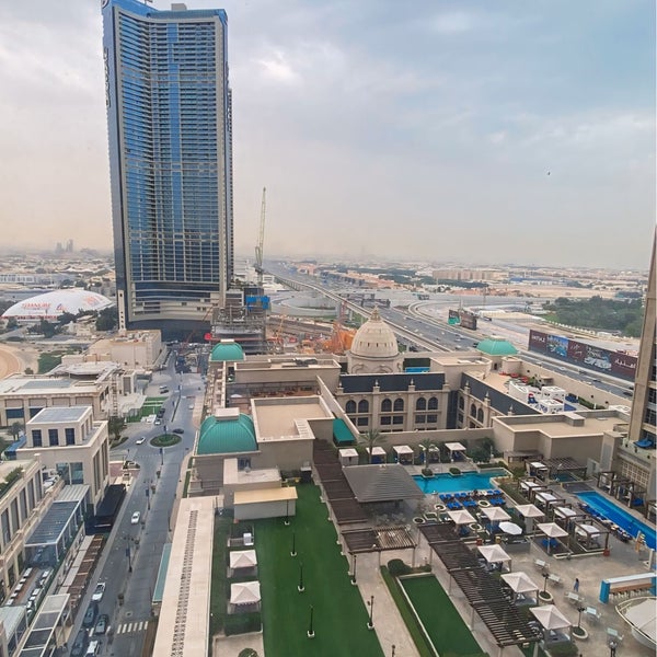 Das Foto wurde bei Hilton Dubai Al Habtoor City von ABS . am 2/25/2024 aufgenommen