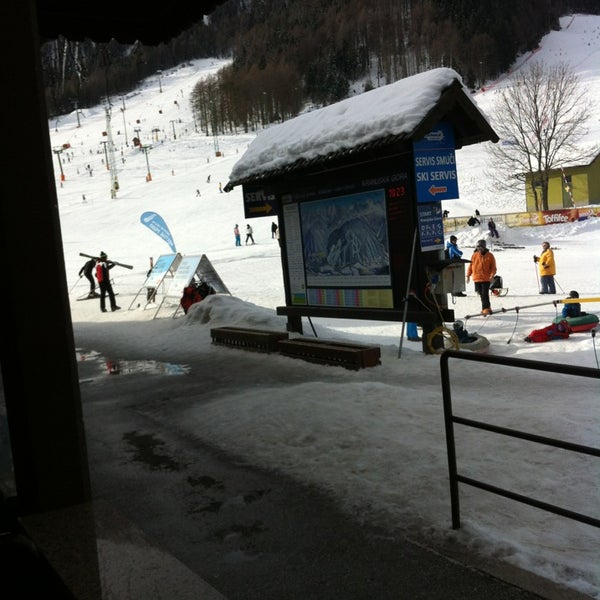 1/29/2013 tarihinde Gasper Z.ziyaretçi tarafından SkiSchool.si Kranjska Gora'de çekilen fotoğraf