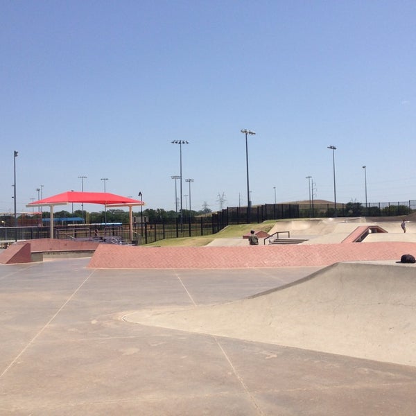 Scion Skatepark at Railroad Park Parque de skates en Lewisville