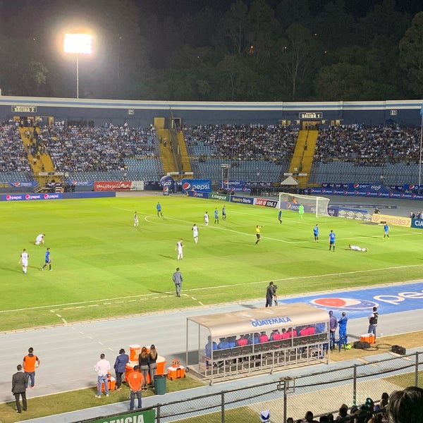 Fotos en Estadio Nacional Doroteo Guamuch Flores Estadio de fútbol en
