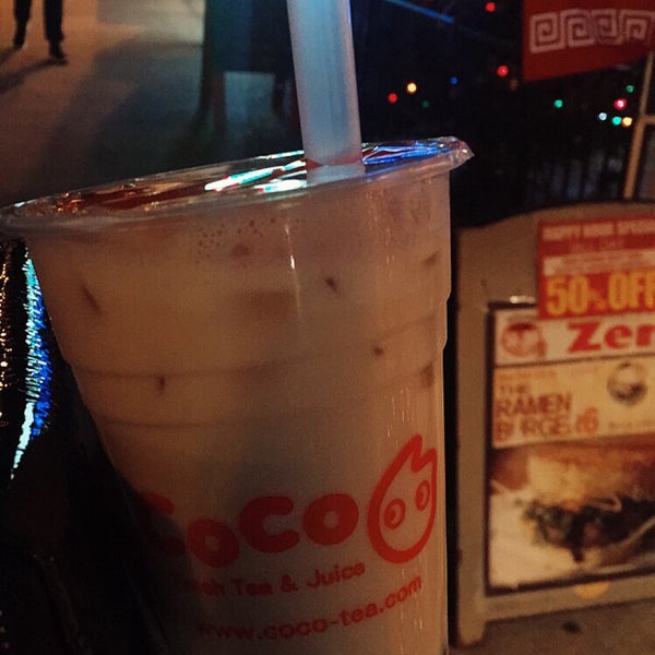 Photo taken at CoCo Fresh Tea &amp; Juice by Sonia S. on 1/2/2015