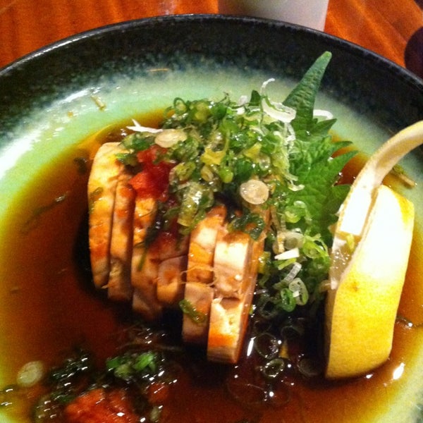 รูปภาพถ่ายที่ Toni&#39;s Sushi Bar โดย Dale S. เมื่อ 12/22/2012