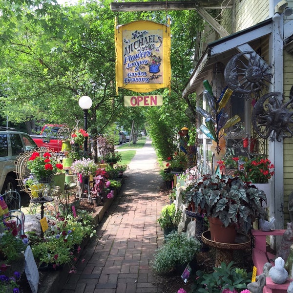 Michaels Flowers And Garden Treasures Flower Store in Nashville