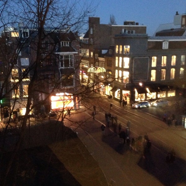 12/20/2013 tarihinde Grigory B.ziyaretçi tarafından Dikker &amp; Thijs Fenice Hotel'de çekilen fotoğraf