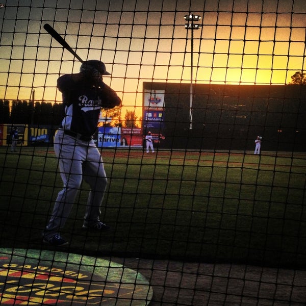 6/1/2013 tarihinde Whitney W.ziyaretçi tarafından Sam Lynn Ballpark'de çekilen fotoğraf