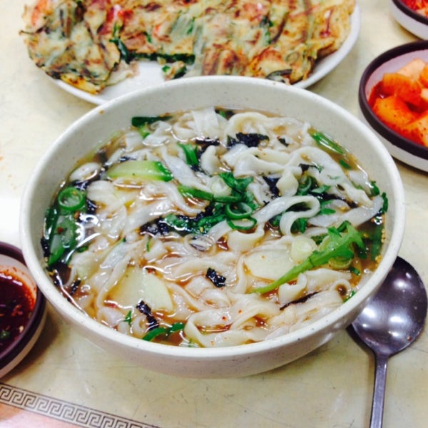 장안사 손칼국수 - 부산광역시에서 한식당일에서의 사진