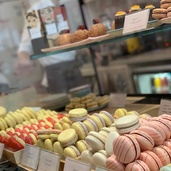 รูปภาพถ่ายที่ Chez Dodo - Artisan Macarons &amp; Café โดย D เมื่อ 9/4/2019
