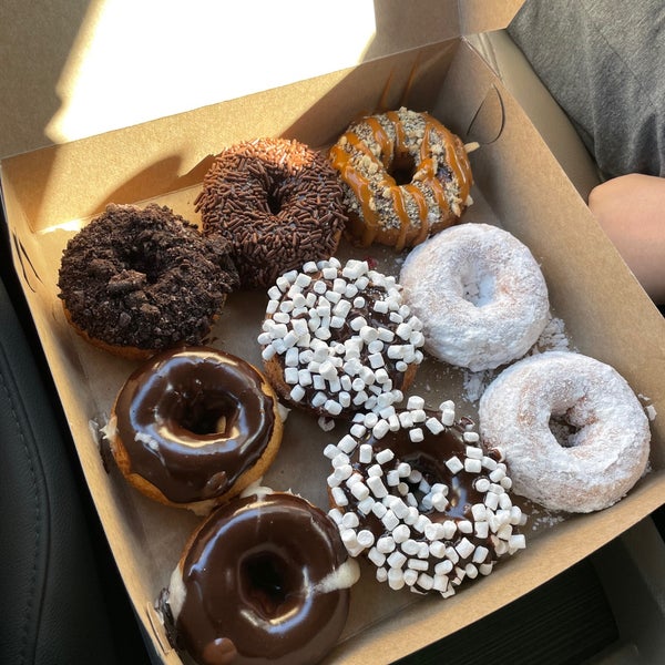 Uncle Dood's Donuts - Donut Shop