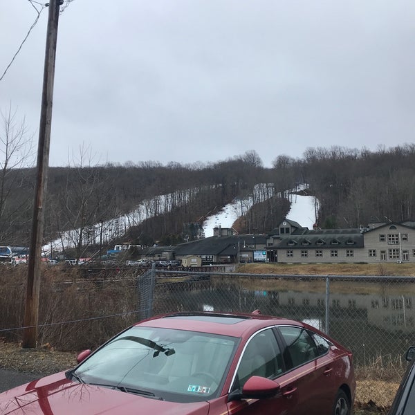 Photo taken at Shawnee Mountain Ski Area by Makan A. on 12/31/2019
