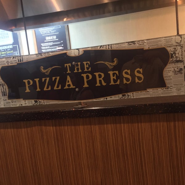 Photo taken at The Pizza Press by 1 ғп̵ɪ̇sп̵Ɩ B. on 7/6/2016