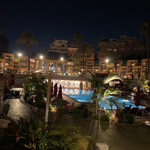 Photo prise au Cairo Marriott Hotel &amp; Omar Khayyam Casino par sayf .. le6/24/2021