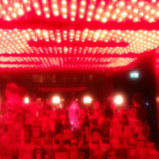 Foto diambil di supperclub Dubai oleh Zizo pada 10/18/2013