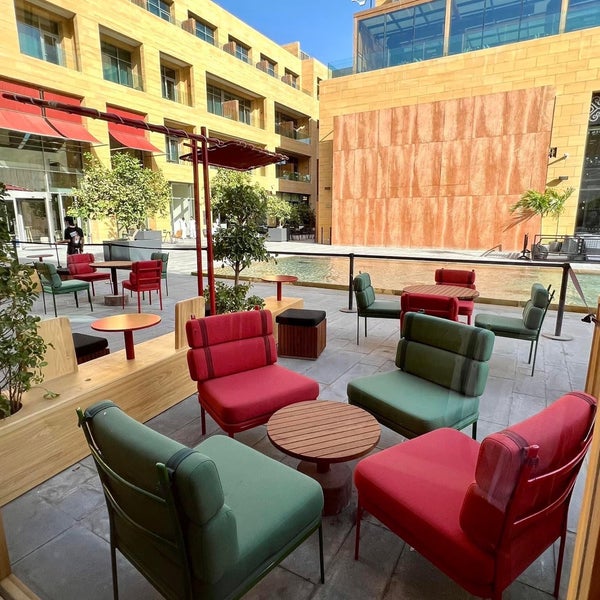 Caffeine Lab Coffee Roasters Café in الروضة