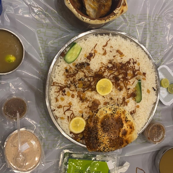 Foto scattata a Sarmad Restaurants مطاعم سرمد da Mohanad . il 8/29/2021