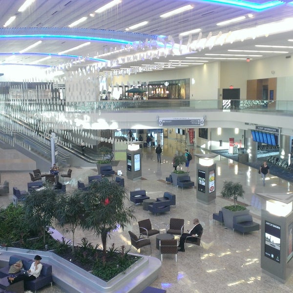 Foto tirada no(a) Aeroporto Internacional de Atlanta Hartsfield-Jackson (ATL) por Eduardo d. em 8/12/2015