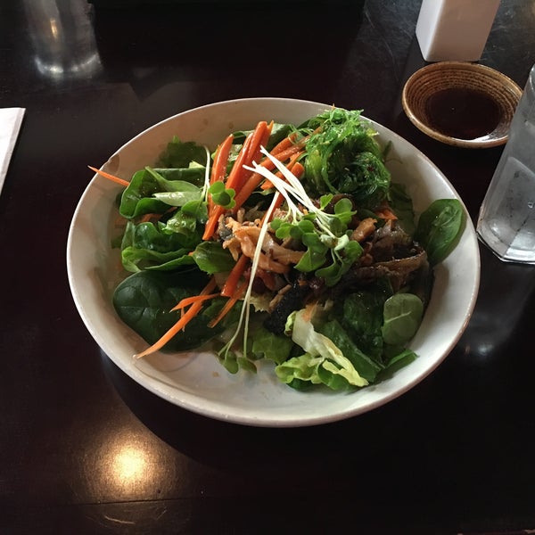 11/9/2016 tarihinde Mark N.ziyaretçi tarafından Mikaku Restaurant'de çekilen fotoğraf