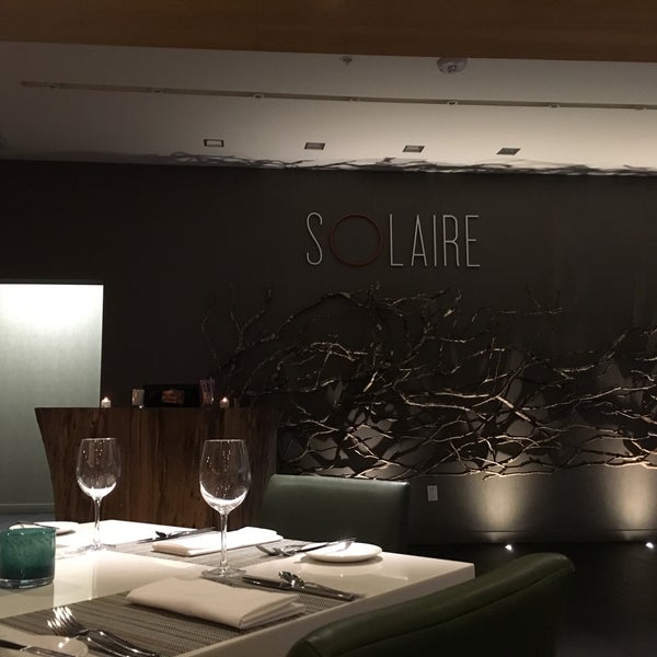 Foto scattata a Solaire Restaurant + Bar da Mark N. il 7/17/2016