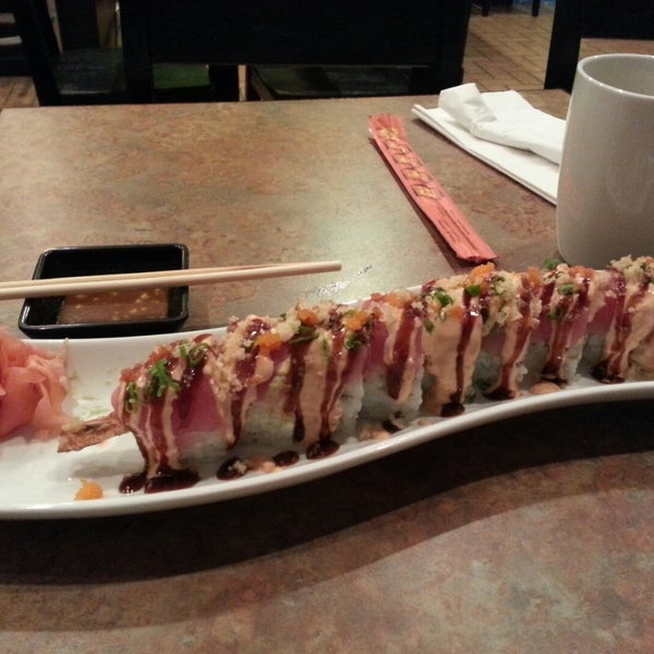Photo taken at Sushi Queen by John on 11/29/2014