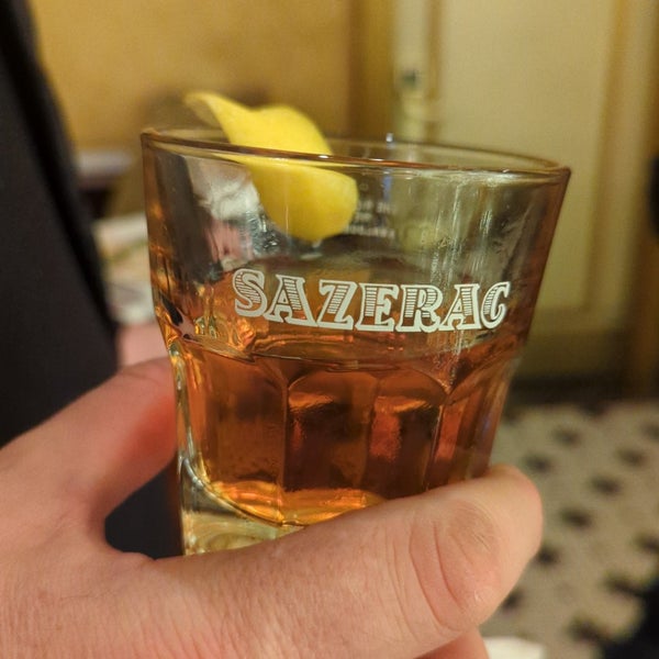 Foto tirada no(a) Sazerac Bar por Christina S. em 12/15/2023